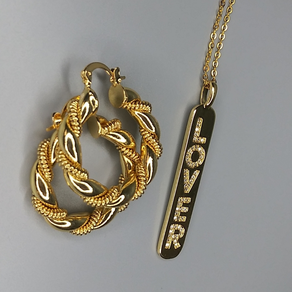 Necklace earring set